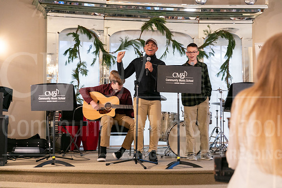 2022-12-18 Holiday Recital-0422-ModernBand