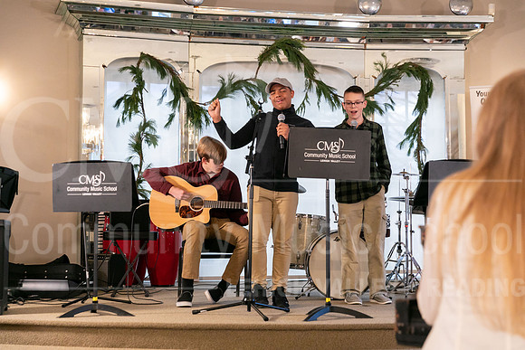 2022-12-18 Holiday Recital-0421-ModernBand