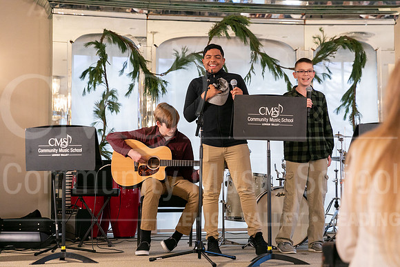 2022-12-18 Holiday Recital-0425-ModernBand