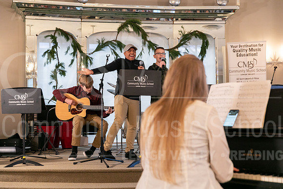 2022-12-18 Holiday Recital-0427-ModernBand