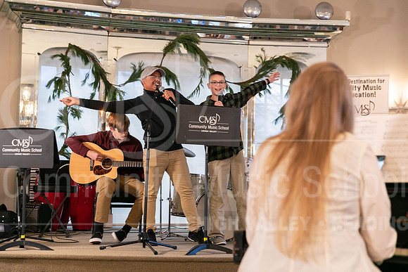 2022-12-18 Holiday Recital-0434-ModernBand