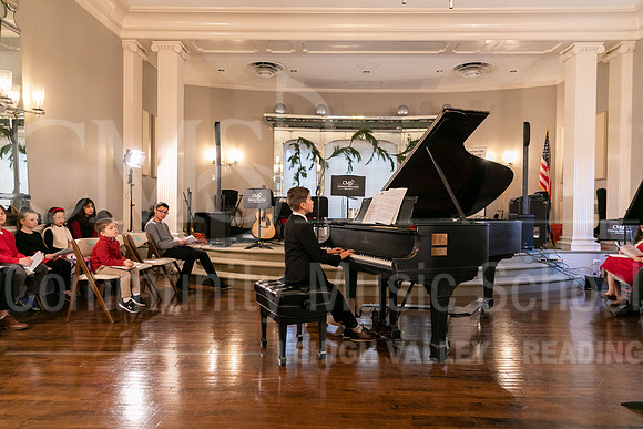 2022-12-18 Holiday Recital-0455-OliverBond