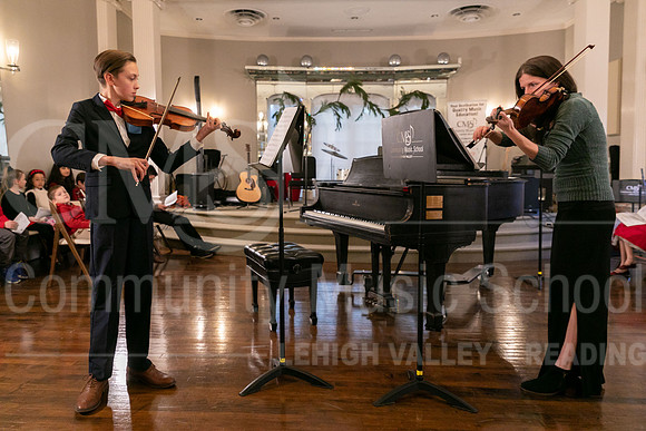 2022-12-18 Holiday Recital-0483-Charles Bond-CarolynGaul
