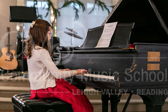 2022-12-18 Holiday Recital-0495-ZaraFlosdorf