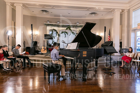 2022-12-18 Holiday Recital-0506-Ronald Pyram