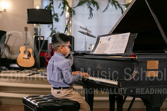 2022-12-18 Holiday Recital-0507-Ronald Pyram