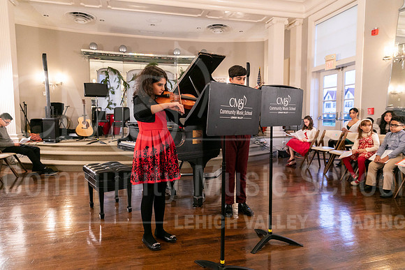 2022-12-18 Holiday Recital-0523-Darla and David Shakif