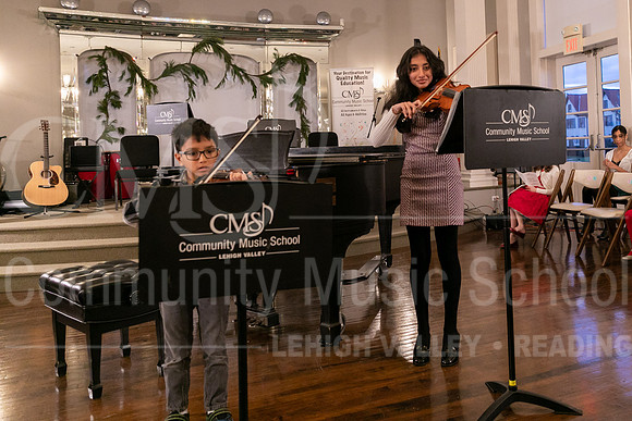 2022-12-18 Holiday Recital-0536-Siddharth Chitta - Shriya Chitta