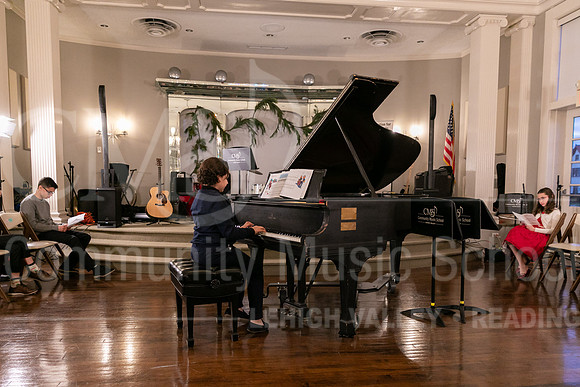 2022-12-18 Holiday Recital-0541-Valentino Marte