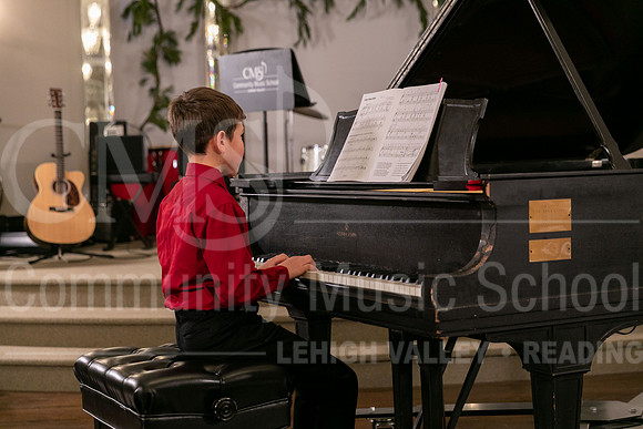 2022-12-18 Holiday Recital-0547-Joshua Ruiz
