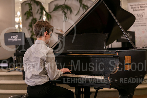 2022-12-18 Holiday Recital-0610-Daniel Soloviev