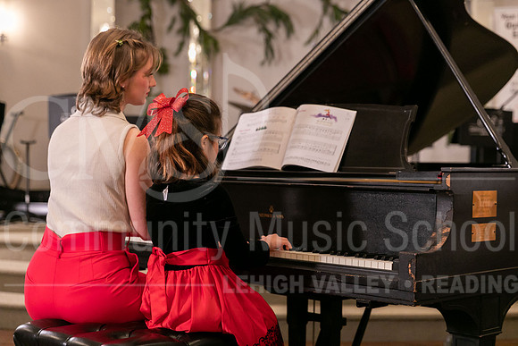 2022-12-18 Holiday Recital-0644-Selena Straughan-Kelly Hooper