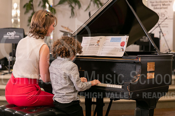 2022-12-18 Holiday Recital-0650-AidenDeMesa-Kelly Hooper