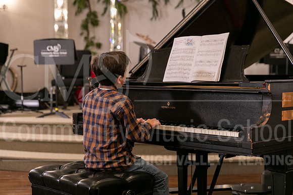 2022-12-18 Holiday Recital-0652-Sebastian Santiago
