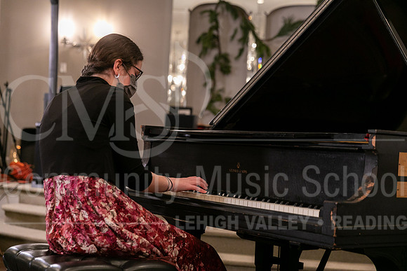 2022-12-18 Holiday Recital-0675-Shira Bach