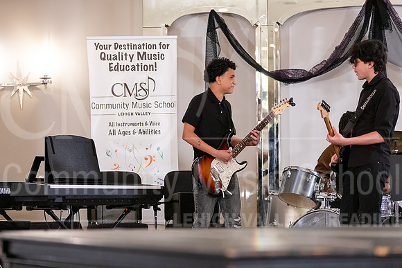 2023MonsterConcert-7160-HouseBand-AndrewColonRodriguez-JustinGonzalez
