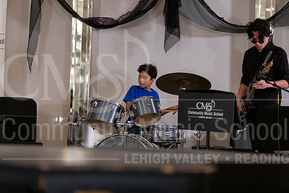 2023MonsterConcert-7138-HouseBand-Vasilli-JustinGonzalez
