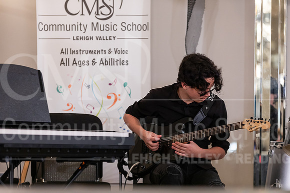 2023MonsterConcert-7130-HouseBand-JustinGonzalez