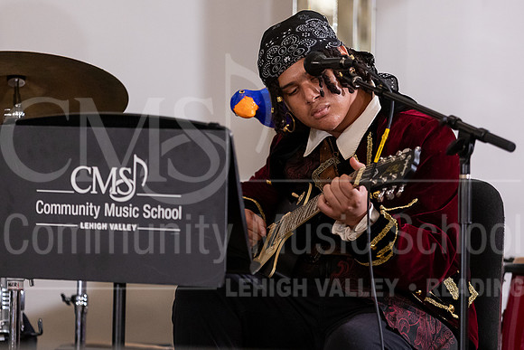 2023MonsterConcert-7121-HouseBand-YoskarMorales-Feliz