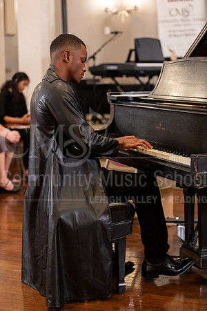 2023MonsterConcert-7079-SolomonTrotter-piano
