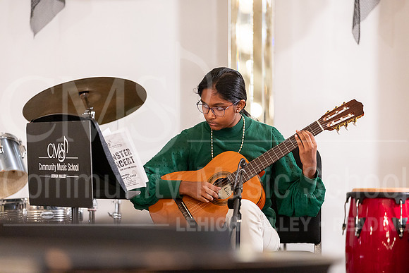 2023MonsterConcert-7058-NainaDey-classicalguitar