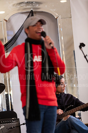 2023MonsterConcert-6978-ModernBand-JenisonMendez