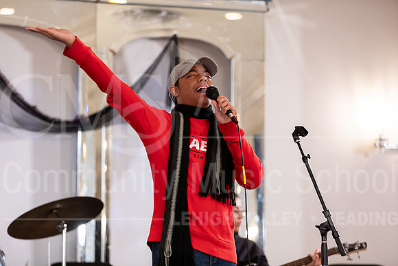 2023MonsterConcert-6972-ModernBand-JenisonMendez