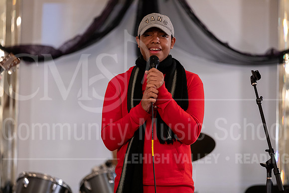 2023MonsterConcert-6958-ModernBand-JenisonMendez