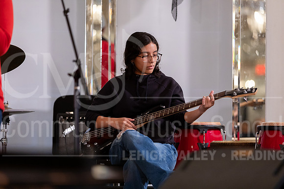 2023MonsterConcert-6957-ModernBand-JazminTorres