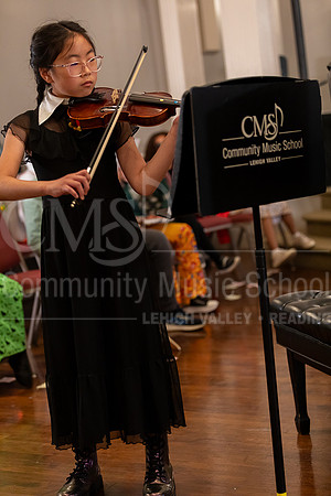 2023MonsterConcert-6933-ReneKim-violin