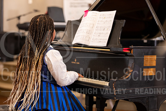 2023MonsterConcert-6907-VivienneBolden-piano