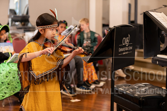 2023MonsterConcert-6899-AnnetteKim-violin