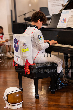2023MonsterConcert-6854-ValentinoMarte-piano