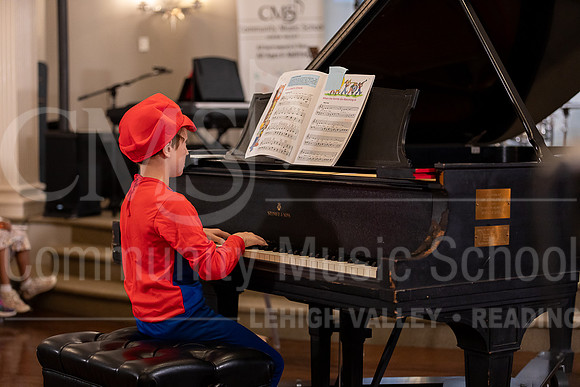 2023MonsterConcert-6845-AndrewHeckman-piano