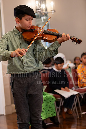2023MonsterConcert-6835-PeterKant-violin
