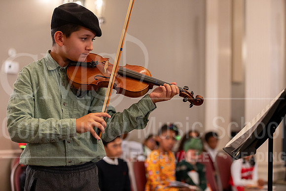 2023MonsterConcert-6832-PeterKant-violin