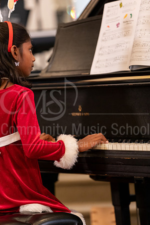 2023HolidayRecital-9847-MiraDey-piano