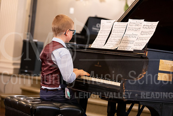 2023HolidayRecital-9848-LiamPammer-piano