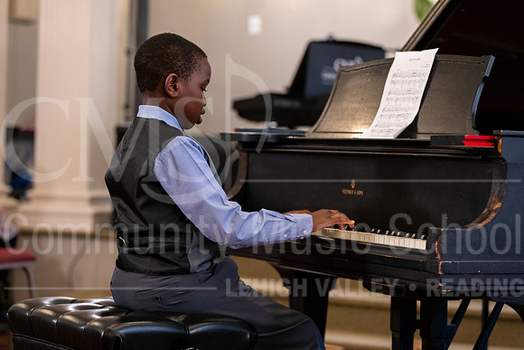 2023HolidayRecital-9863-PeterAmo-Gyamfi-piano
