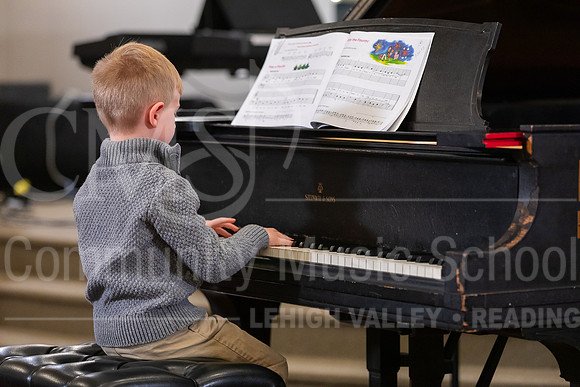 2023HolidayRecital-9898-BeckhamAnderson-piano