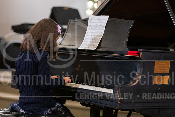 2023HolidayRecital-9914-AnaayaKumar-piano
