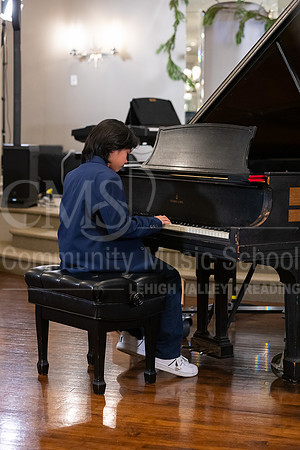 2023HolidayRecital-9917-PhelpsLozana-piano