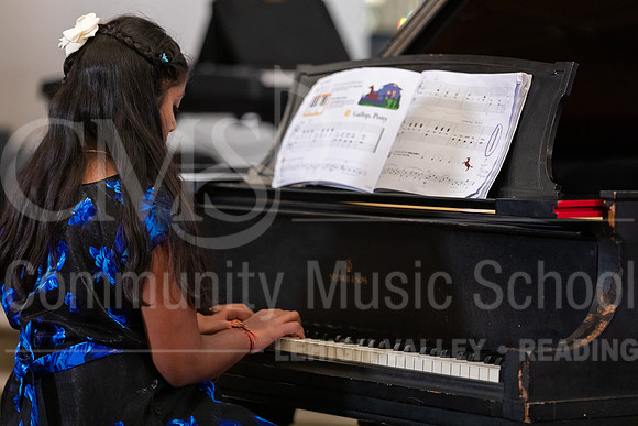 2023HolidayRecital-9918-ParnikaVeerisetty-piano