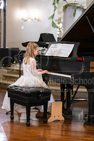 2023HolidayRecital-9922-AlinaChertkoeva-piano