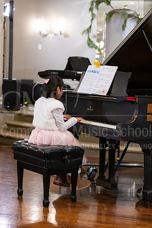 2023HolidayRecital-9927-EshaniDas-piano