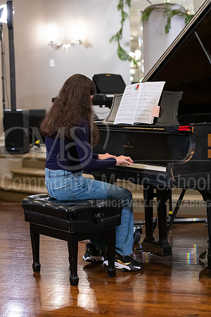 2023HolidayRecital-9930-GiovannaliaAlmoreef-piano