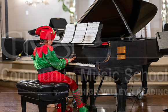 2023HolidayRecital-9956-SebastianSantiago-piano