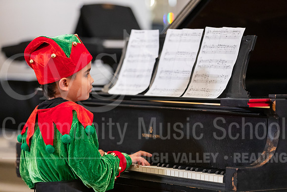 2023HolidayRecital-9962-SebastianSantiago-piano