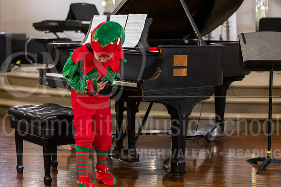 2023HolidayRecital-9963-SebastianSantiago-piano