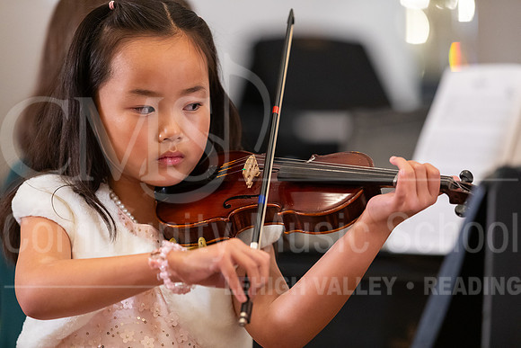 2023HolidayRecital-9983-ChelseaShi-violin